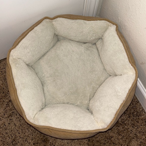 Small dog or cat pet bed